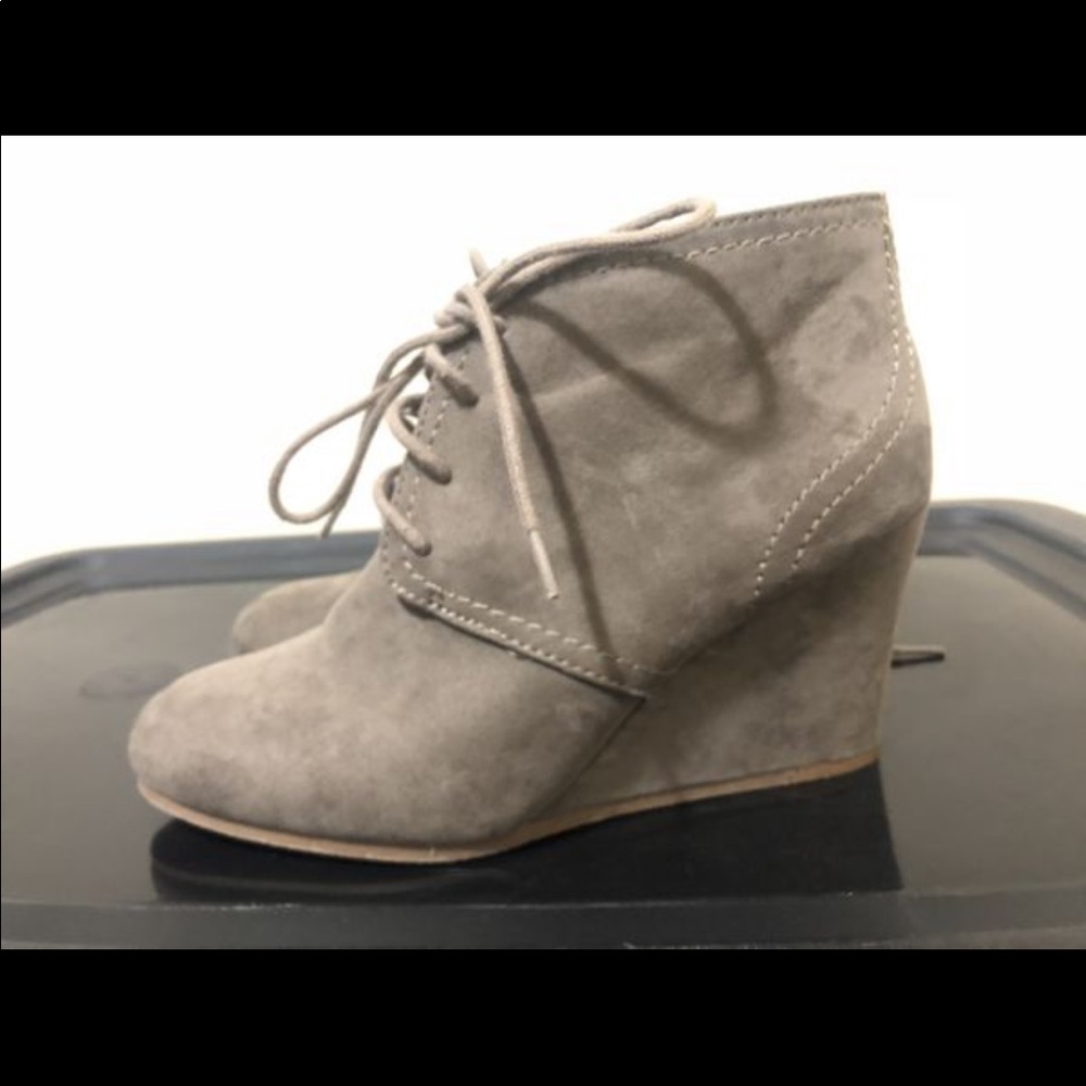 Size 7 1/2 booties